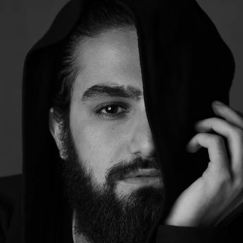 ابیرام و امیر عظیمی چرا