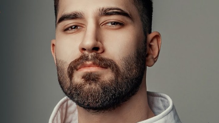 علی یاسینی من هنوزم سر تو بی جنبه ام مثل تو نیستم رو برد تو میبندم علی یاسینی من هنوزم سر تو بی جنبه ام مثل تو نیستم رو برد تو میبندم