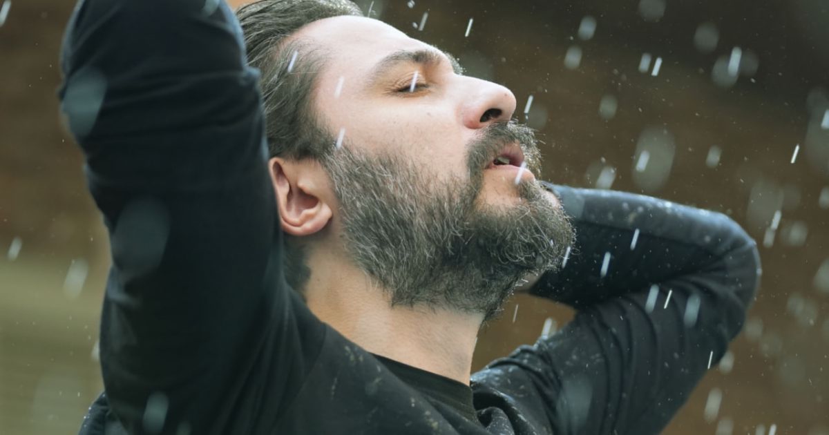 روزبه بمانی میخوام ببخشم خودمو روزبه بمانی میخوام ببخشم خودمو